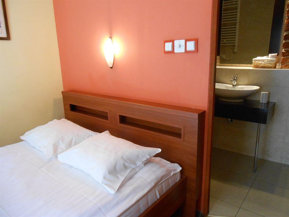 Tango House Bed & Breakfast Cracovie Extérieur photo