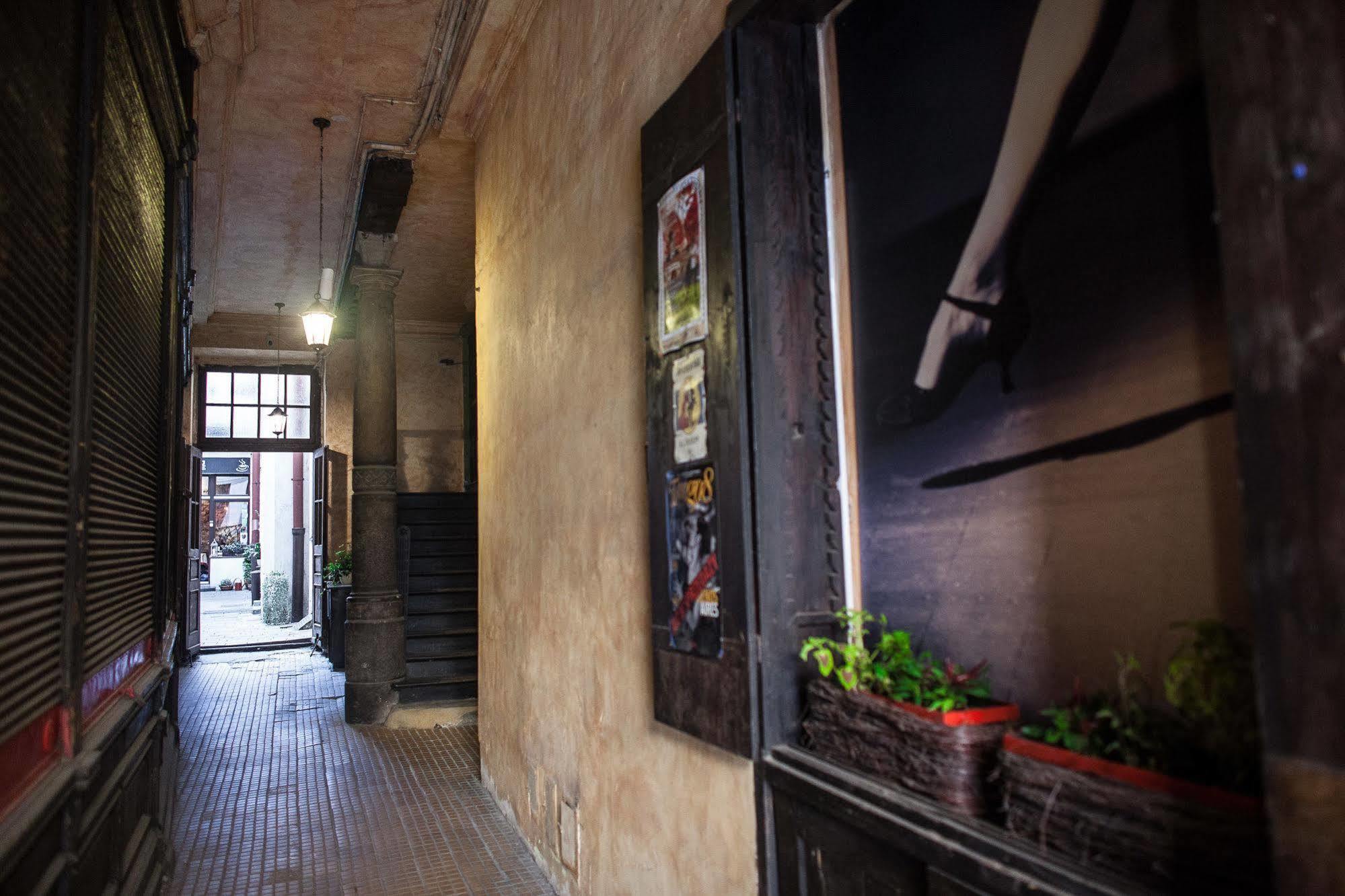 Tango House Bed & Breakfast Cracovie Extérieur photo