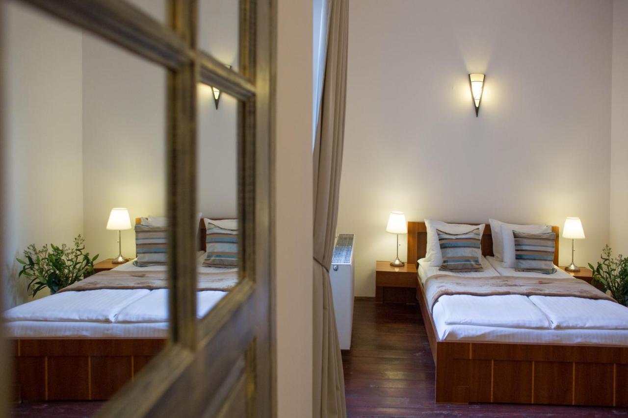 Tango House Bed & Breakfast Cracovie Extérieur photo